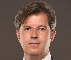 Dacă nu a putut cumpăra Brikston, Wienerberger îi ia CEO-ul 
