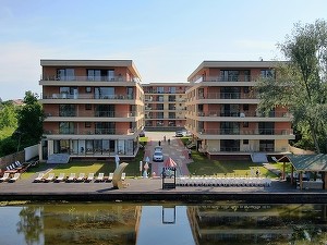 Proprietarul touroperatorului Paralela 45, Alin Burcea, a inaugurat un proiect rezidențial la Snagov