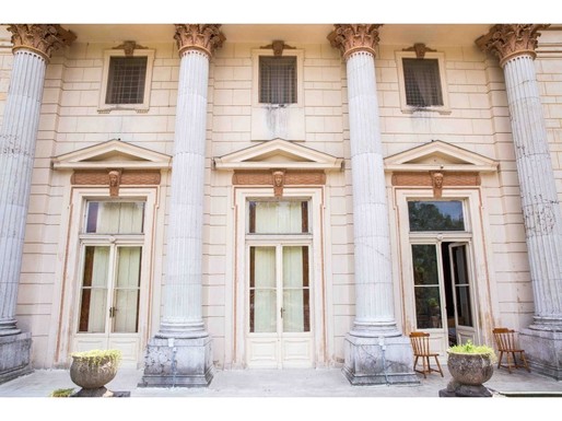 GALERIE FOTO Domeniul și palatul Mocioni-Teleki din județul Arad, scoase la vânzare pentru 1,1 milioane de euro
