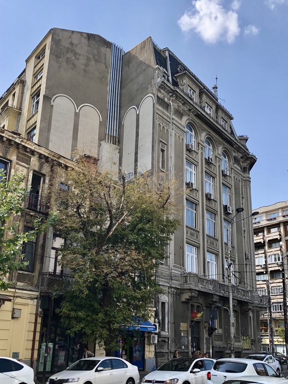 FOTO Guvernul a vândut birouri, în centrul Capitalei, de peste 1,3 milioane euro, deși ministerele se plâng că nu au spații și închiriază