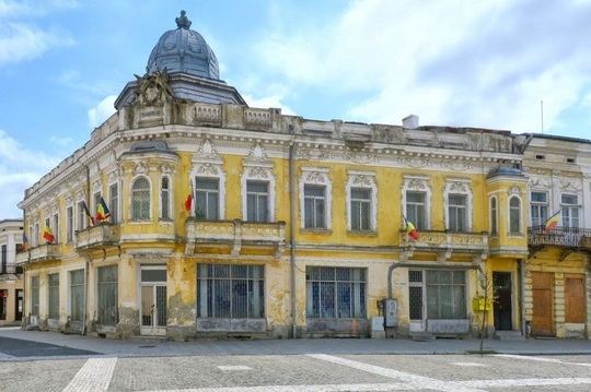 FOTO Garajul Ciclop, cinema Scala și Palatul Universul - între proprietățile istorice scoase la vânzare de Artmark Historical Estate