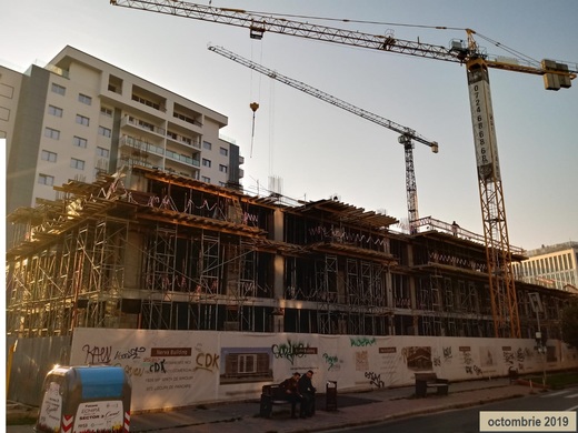 Piața imobiliară mondială de clădiri comerciale se menține pe creștere, în ciuda volatilității economiei globale