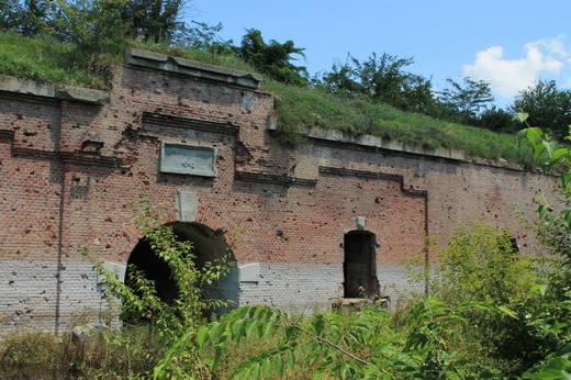 EXCLUSIV FOTO Familia Pogonaru vrea să transforme în săli de spectacole Bateria 4-5 Tunari, parte a centurii de fortificații a Bucureștiului, construită de regele Carol I
