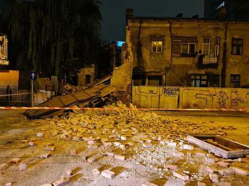 Clădire monument istoric, parțial prăbușită în București