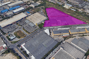 Grupul de investitori coordonat de Ramon Tsur vizează realizarea unui complex multifuncțional în locul halelor cu materiale de construcții de lângă Dedeman Valea Cascadelor
