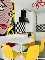 ”Trăirea” spațiului în senzații, gânduri și emoții. Cum a apărut ideea amenajării în stil Pop Art în complexul Atria Urban Resort