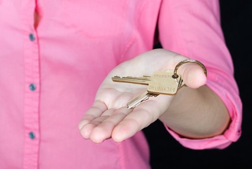 Valul 4 al pandemiei a înghețat chiriile. Cu cât sunt date acum apartamentele și garsonierele