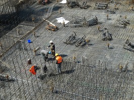 Creșteri de preț de două cifre pregătite în construcții. Lemnul se va scumpi puternic