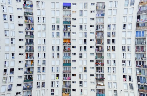 România încheie anul cu prețuri în creștere pentru locuințe. Brașovul, în fruntea scumpirilor. Cu cât sunt vândute astăzi apartamentele în diferite orașe