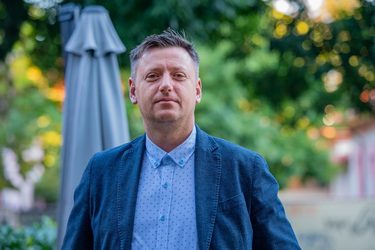 GUEST WRITER Dan Berechet, Quattro Pavimente Tehnice: Soluții adaptate nevoilor actuale de reconfigurare a spațiilor de birouri cu ajutorul pardoselilor tehnice Quattro Pavimente