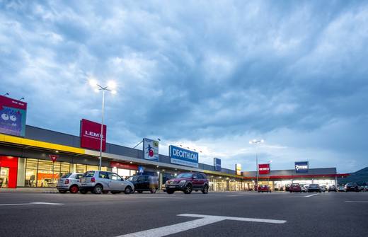 EXCLUSIV Omer Susli cumpără integral Bistrița Retail Park și vrea să își dubleze portofoliul de retail. Ionuț Dumitrescu iese din acest sector imobiliar