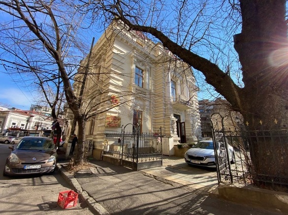 FOTO Tranzacție - Sorin Paul Stănescu, indicat ca nașul de cununie al fiului lui Liviu Dragnea, a cumpărat hotelul monument istoric El Greco al falimentarei City Insurance