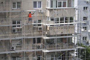 Guvernul a redus contribuția obligatorie a primăriilor și proprietarilor la reabilitarea termică a blocurilor