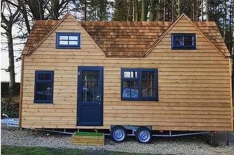 Britanicii speriați de prețul la imobiliare se mută în case minuscule
