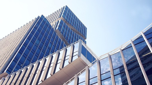 Piața imobiliară comercială se prăbușește: Cu ce dificultăți se confruntă și ce avertizează specialiștii