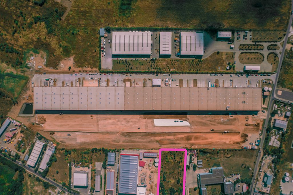 Terenul pe care se va construi fabrica Air Liquide este marcat cu roz