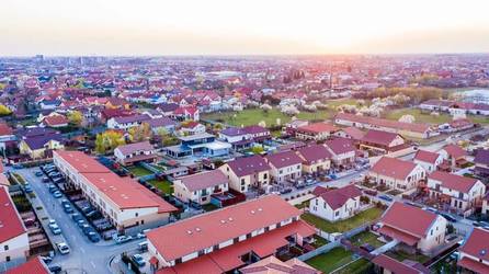 FOTO Tranzacție: Soția vicepremierului social-democrat Sorin Grindeanu a preluat o firmă imobiliară, dintr-una din cele mai bogate comune din țară, de la familia prim-vicepreședintelui PSD Timiș