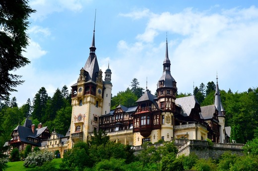 Raluca Turcan anunță intervenții substanțiale la Castelul Peleș, Casa de Târgoveț și proiecte de restaurare a caselor memoriale