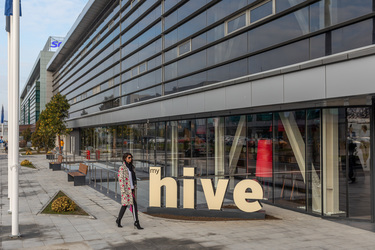 Situate în nordul capitalei, clădirile de birouri myhive IRIDE oferă spații moderne de lucru