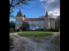 Casa în care s-a născut celebrul D'Artagnan, scoasă la vânzare de doi ani, este disputată între autoritățile locale și un mare retailer