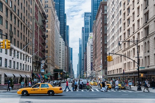 Zeci de clădiri de birouri din New York, transformate în locuințe