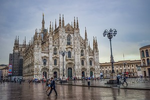 Zeci de locuințe, scoase la vânzare în Milano