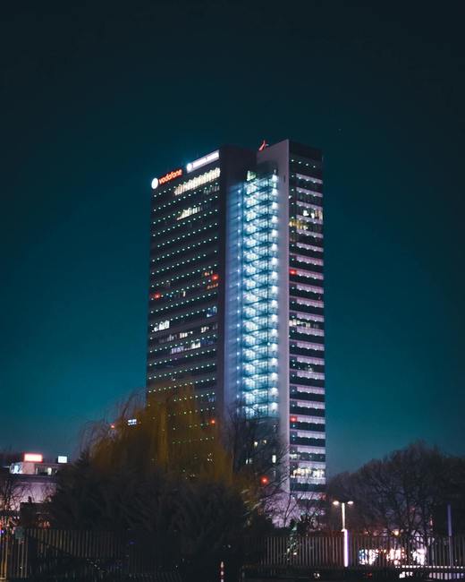 INFOGRAFIC Schimbare de strategie: Lipsa livrărilor de spații de birouri din București determină companiile să-și planifice cu mult înainte viitoarele contracte de închiriere. Problemele din domeniu, la Conferința Profit.ro 