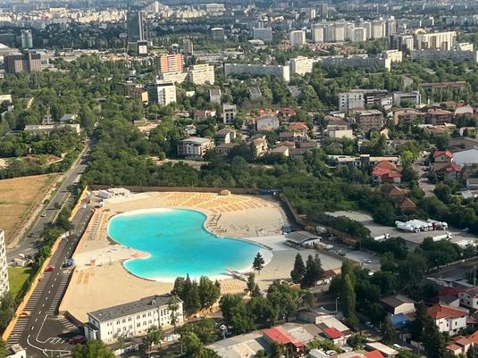 FOTO Deschiderea noii plaje urbane artificiale din București, amânată de probleme tehnice