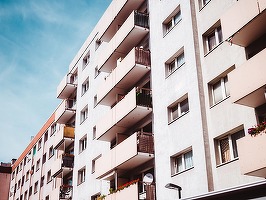 HARTĂ - 2025 începe cu surprize imobiliare. Prețurile la case ating un nou record în cel mai scump oraș din țară. Evoluții spectaculoase în alte zone