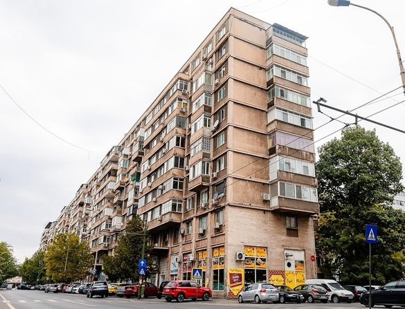 FOTO Un bloc cu 523 de apartamente va fi consolidat printr-o metodă inovativă, fără relocarea tuturor locatarilor