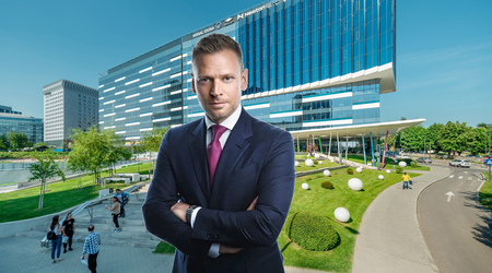 EXCLUSIV FOTO Ginerele premierului Viktor Orbán, la un pas de a intra pe piața imobiliară din România. Achiziția unei mari clădiri