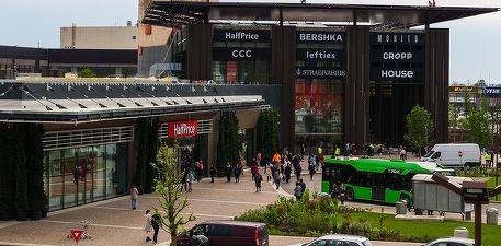 FOTO Procesul de extindere a Iulius Mall Suceava, finalizat. Investiție 40 de milioane de euro 