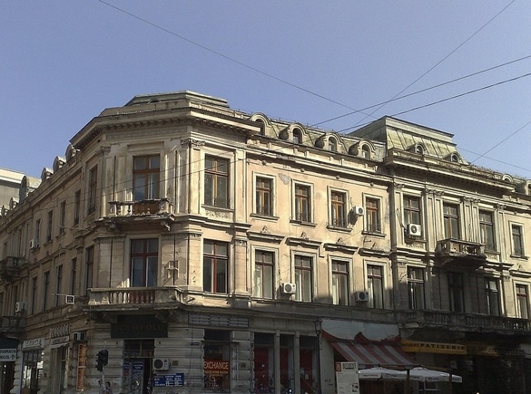 Imobilul așa cum arăta fără plase de protecție
