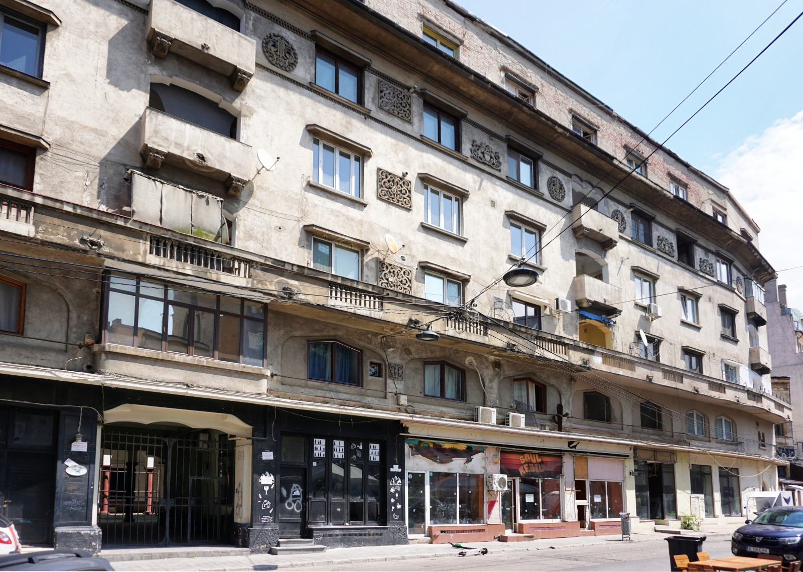 FOTO Șase clădiri din perioada interbelică din București intră în consolidare