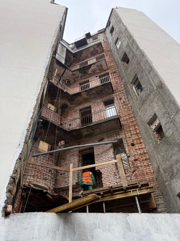 FOTO Șase clădiri din perioada interbelică din București intră în consolidare