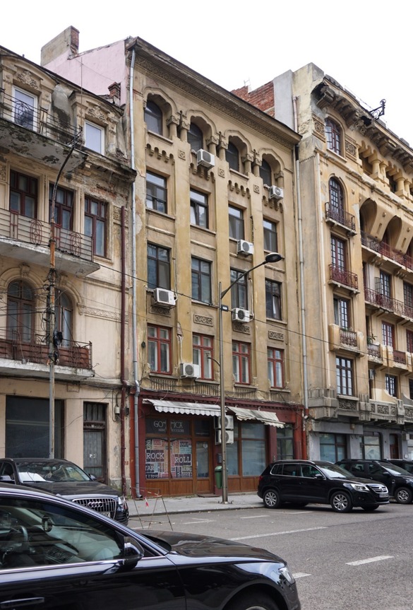 FOTO Șase clădiri din perioada interbelică din București intră în consolidare