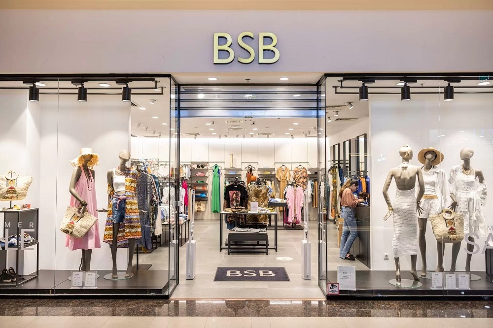 EXCLUSIV FOTO Tranzacție în România - Creatoarea de modă Sofia Bitharas, co-proprietara magazinelor BSB și una dintre cele mai puternice femei de afaceri din Grecia, vinde un proiect rezidențial