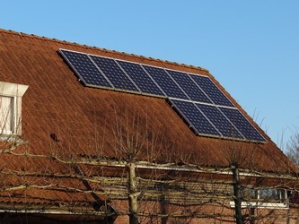 ULTIMA ORĂ Noi reduceri pregătite la impozitul pe locuință. Beneficiarii vor fi cei care și-au instalat pe propria cheltuială panouri solare, pompe de căldură sau au izolat termic ecologic clădirile
