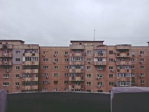 Apartamente în București la 1.500 dolari, disponibile pentru oricine imediat după Revoluție. Acum un peisaj al prețurilor în plină ascensiune. Visul românilor de a-și cumpăra o casă este mai complicat decât pare la prima vedere