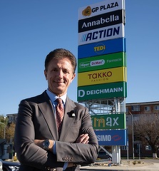 EXCLUSIV FOTO Gică Popescu vinde gigantului britanic M Core centrul comercial dezvoltat în Hunedoara