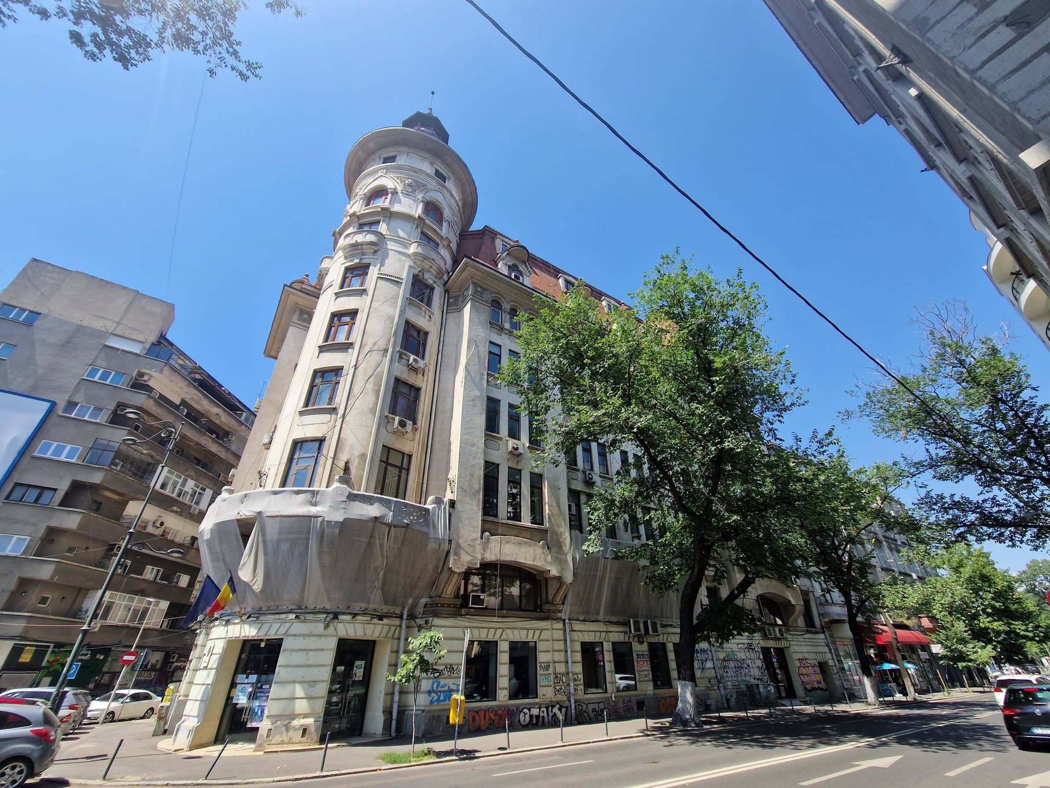 FOTO Una dintre bijuteriile arhitecturale ale Capitalei intră în consolidare, reabilitare și modernizare
