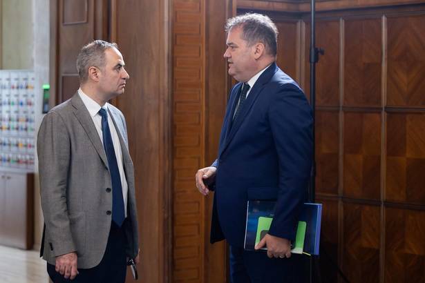 DOCUMENT Cseke cere ca Nazare să dea drumul la banii pentru contractatele stadioanelor din 4 municipii, inclusiv Oradea