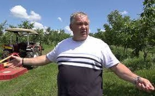 VIDEO Prima TV: Și-a distrus recolta cu tractorul