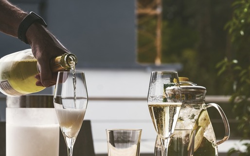 Producătorii francezi de șampanie se așteaptă la vânzări record în acest an
