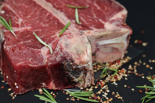România importă carne în valoare de 1,22 miliarde euro