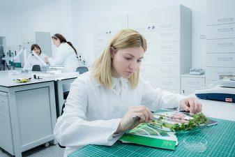 Ministrul Agriculturii: Voi cere Comisiei Europene sprijin pentru extinderea Bănci de resurse genetice vegetale din Buzău. E un exemplu că putem face cercetare în România
