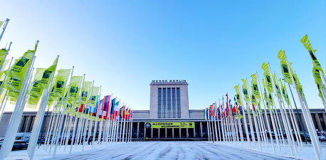 Ministerul Agriculturii va promova produse românești tradiționale la Berlin. Cârnați din topor din Vâlcea, carne afumată la garniță din Vâlcea, brânză în coajă de brad de Bran