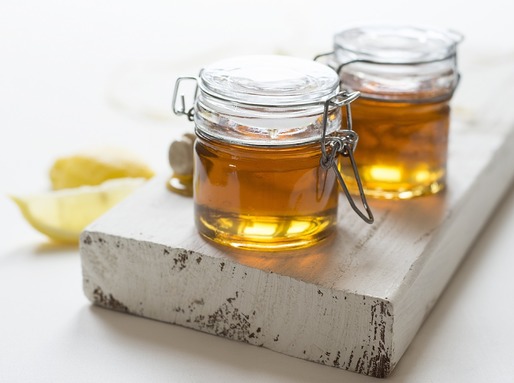 Prețul mierii de albine a scăzut la jumătate, pe fondul importurilor din Ucraina