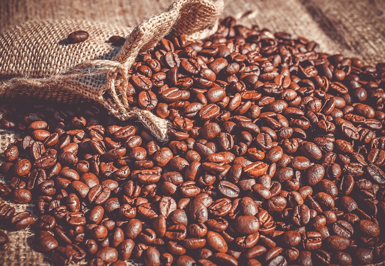 Prețurile la cacao, cafea și zahăr scad pe fondul incertitudinilor provocate de tarifele impuse de Donald Trump