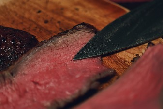 Prețul cărnii de vită din SUA a crescut semnificativ. Crescătorii de animale au redus numărul de bovine din ferme la cel mai mic nivel din ultimii 70 de ani